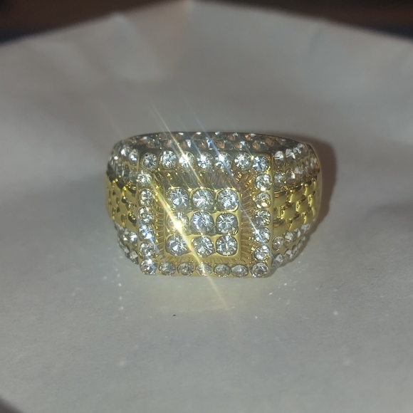 Gold plated Rhinestone Statement Ring - Picture 7 of 8